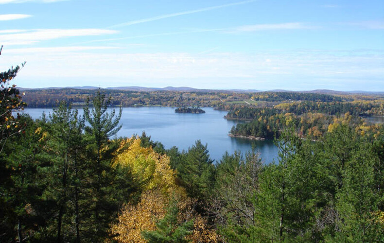 Étude sur la présence de l'algue rouge au Grand lac Rond